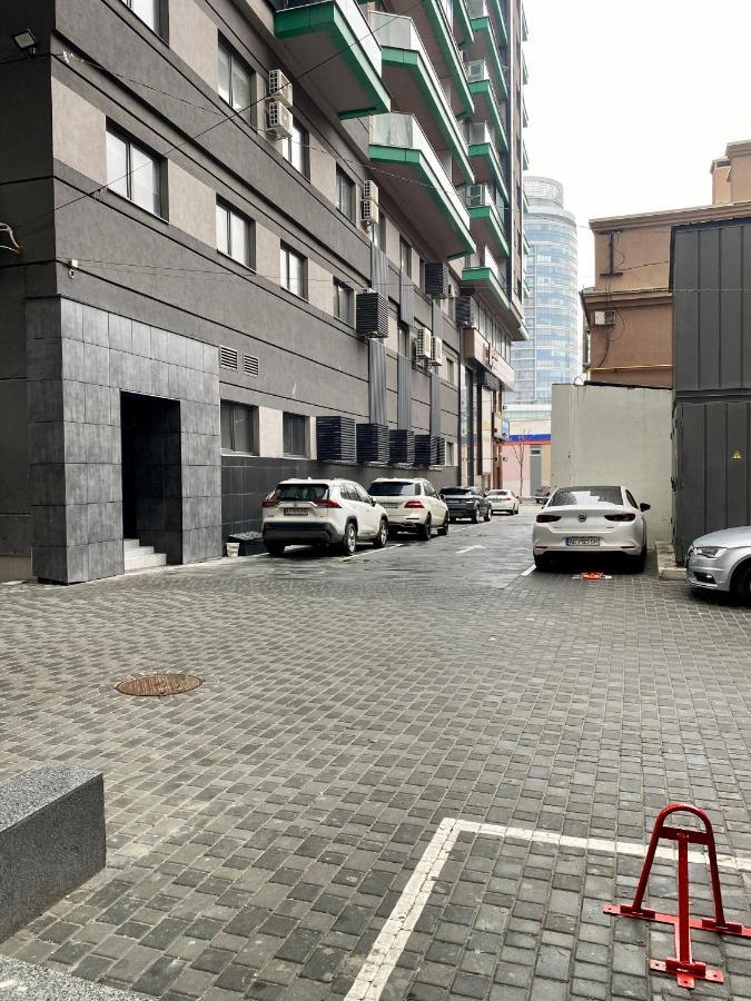 Modern Classic 2 Bedroom Apartment Near Most City Dnyipropetrovszk Kültér fotó