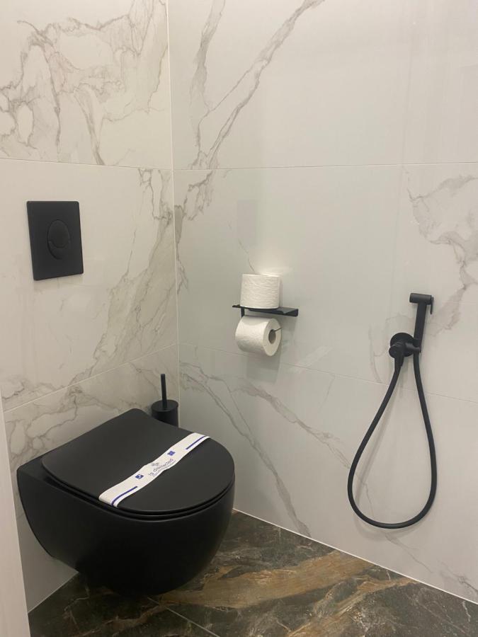 Modern Classic 2 Bedroom Apartment Near Most City Dnyipropetrovszk Kültér fotó