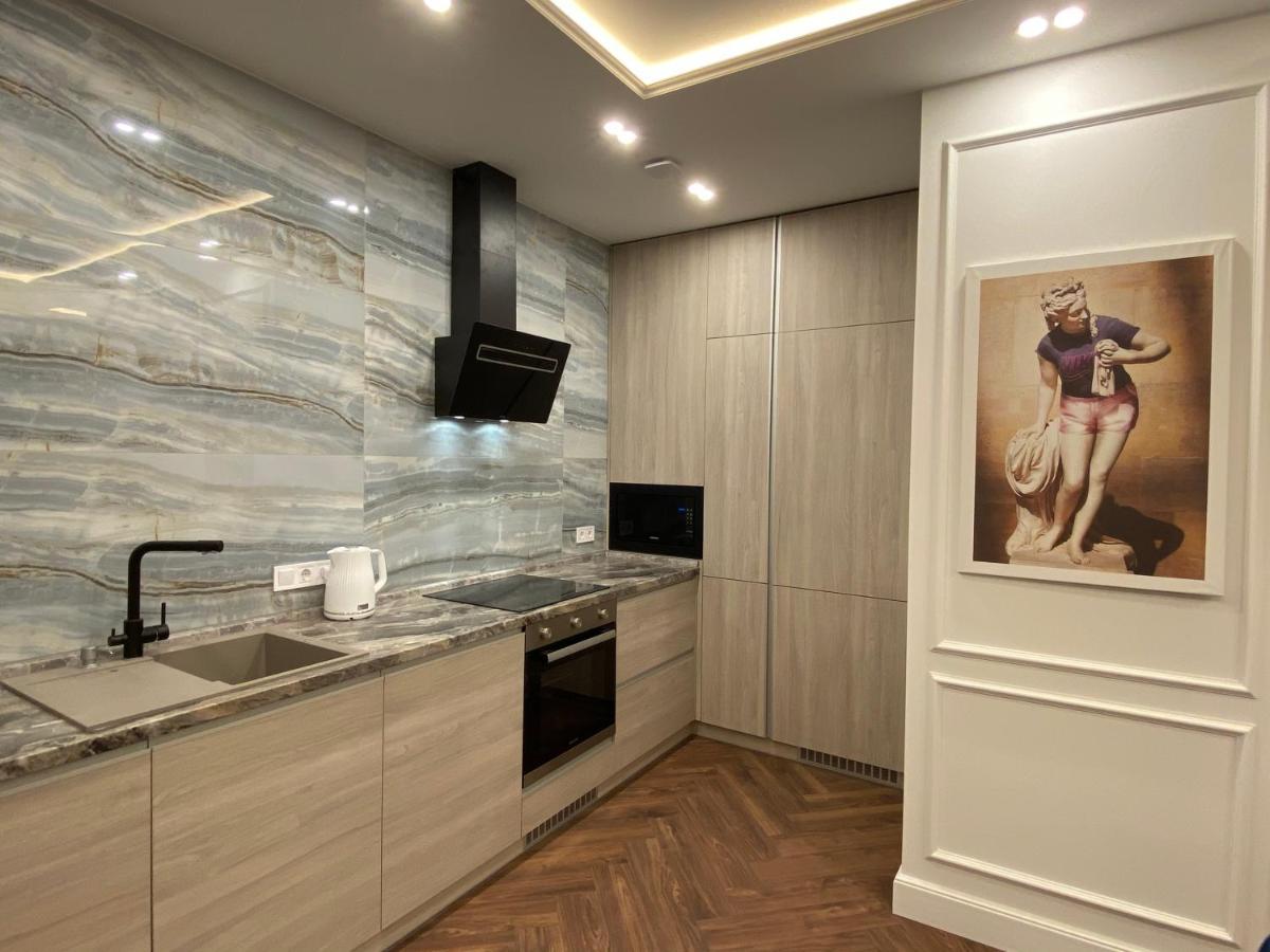 Modern Classic 2 Bedroom Apartment Near Most City Dnyipropetrovszk Kültér fotó