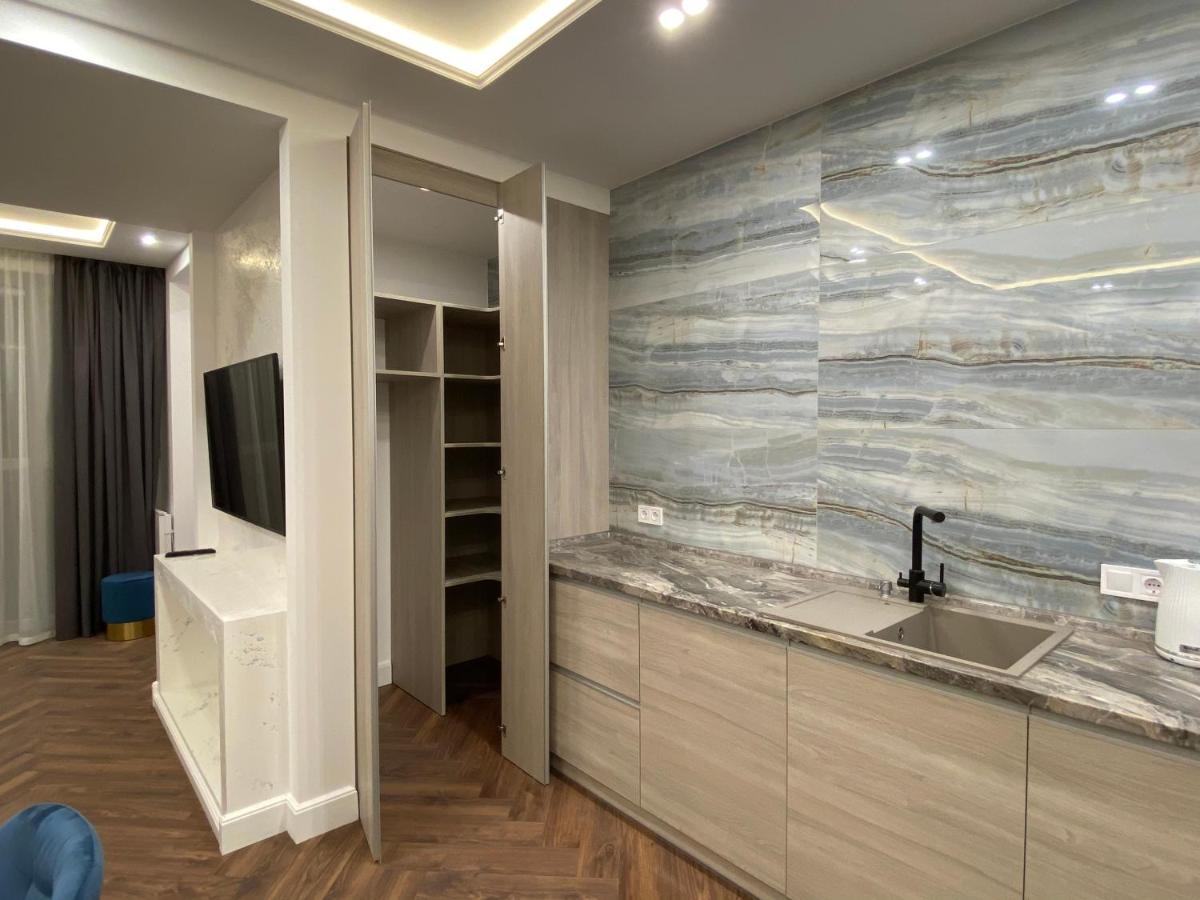 Modern Classic 2 Bedroom Apartment Near Most City Dnyipropetrovszk Kültér fotó