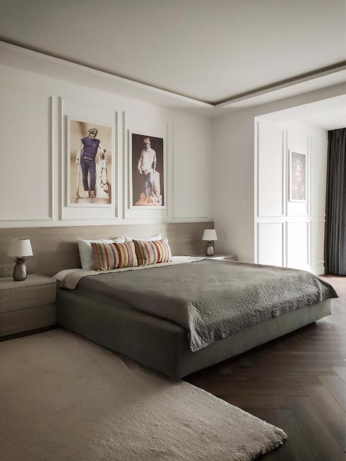Modern Classic 2 Bedroom Apartment Near Most City Dnyipropetrovszk Kültér fotó