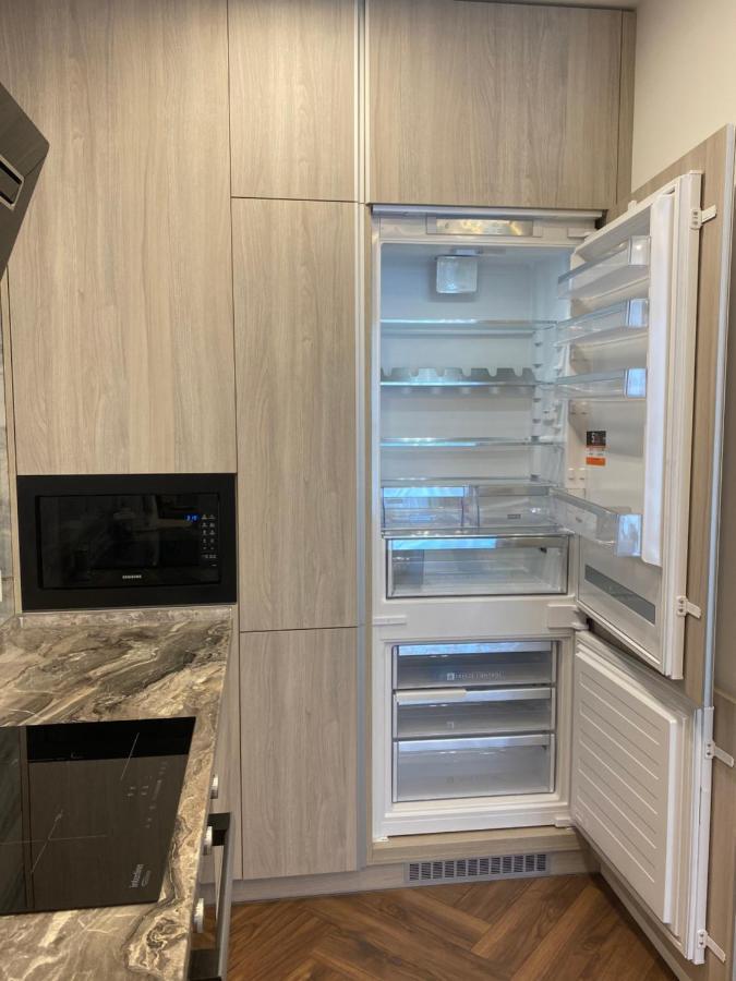 Modern Classic 2 Bedroom Apartment Near Most City Dnyipropetrovszk Kültér fotó