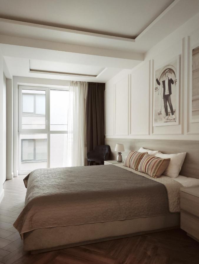 Modern Classic 2 Bedroom Apartment Near Most City Dnyipropetrovszk Kültér fotó