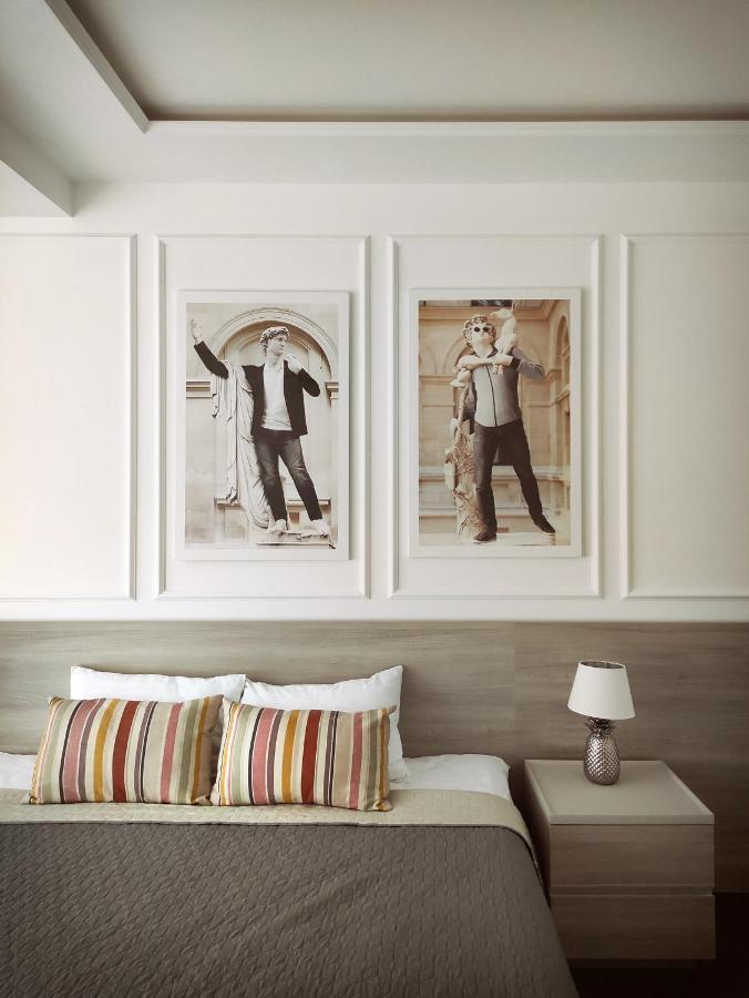 Modern Classic 2 Bedroom Apartment Near Most City Dnyipropetrovszk Kültér fotó