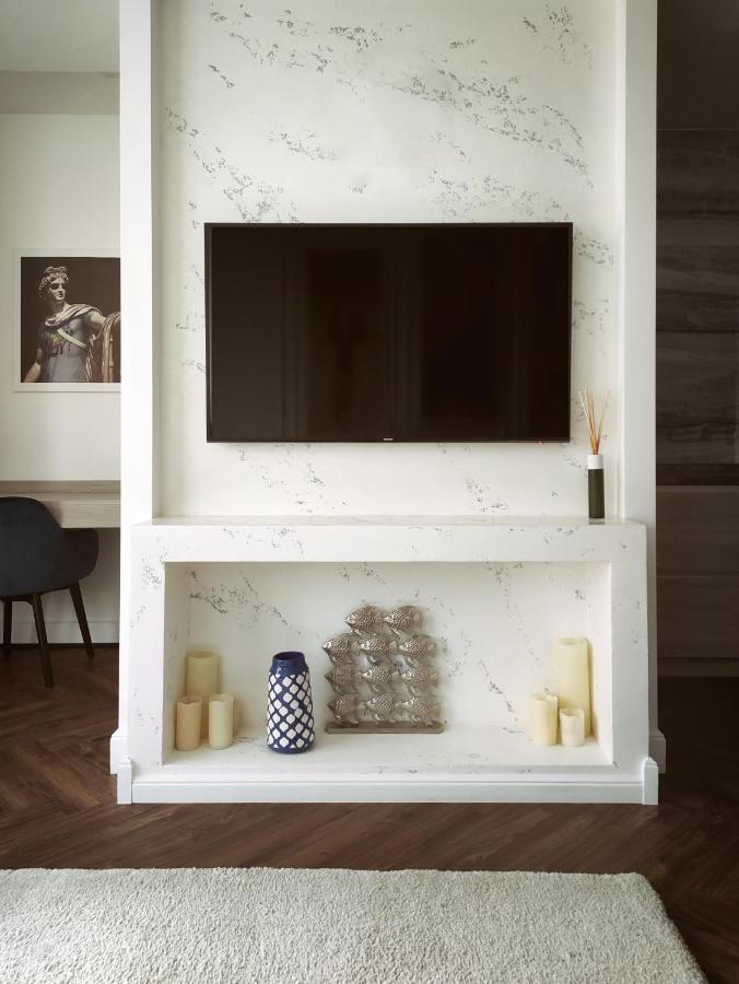 Modern Classic 2 Bedroom Apartment Near Most City Dnyipropetrovszk Kültér fotó